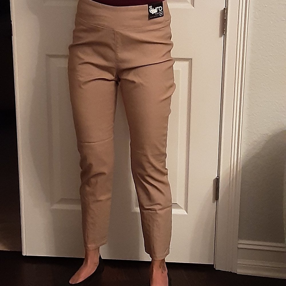 Euro Classic - Size 8 - Highrise pants with Lace on the back bottom